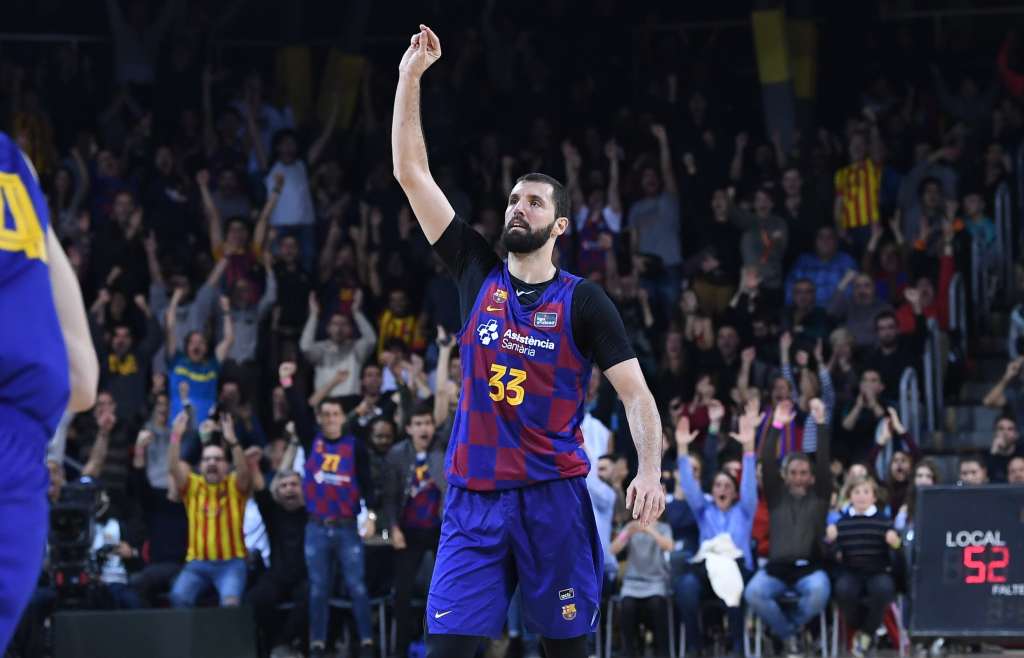 Gesto de Nikola Mirotic después de lanzar a canasta